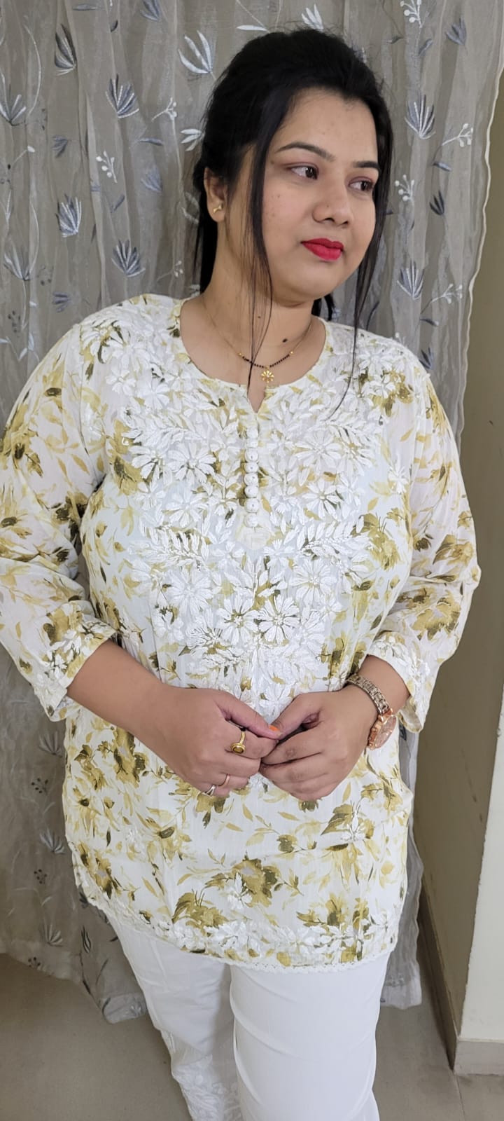 Nazneem Mul mul Short Floral Kurti - The Chikan Store