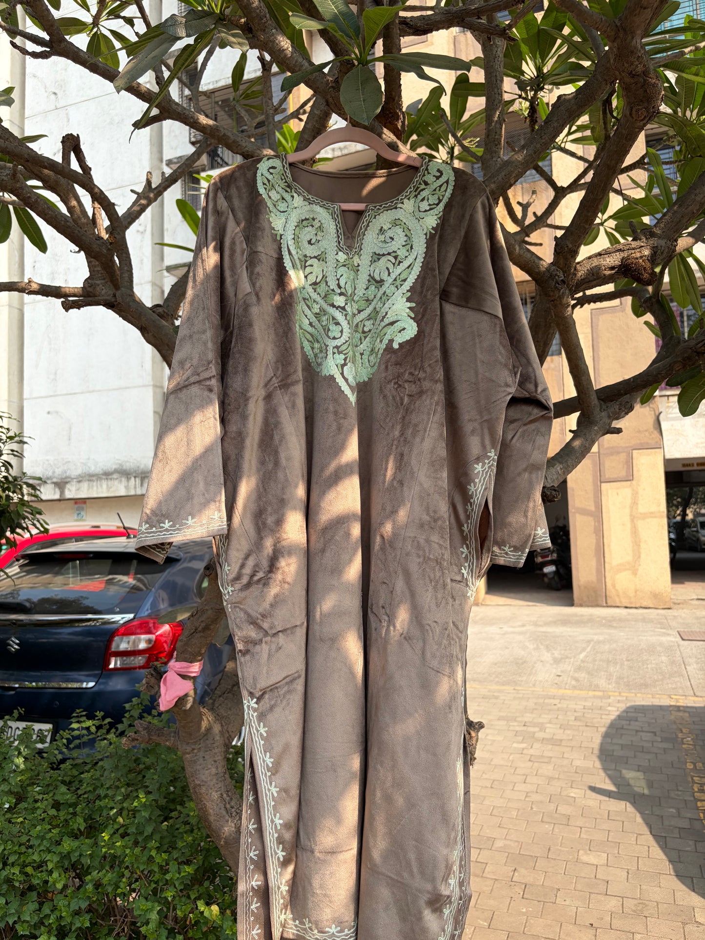 Ruhani velvet pheron