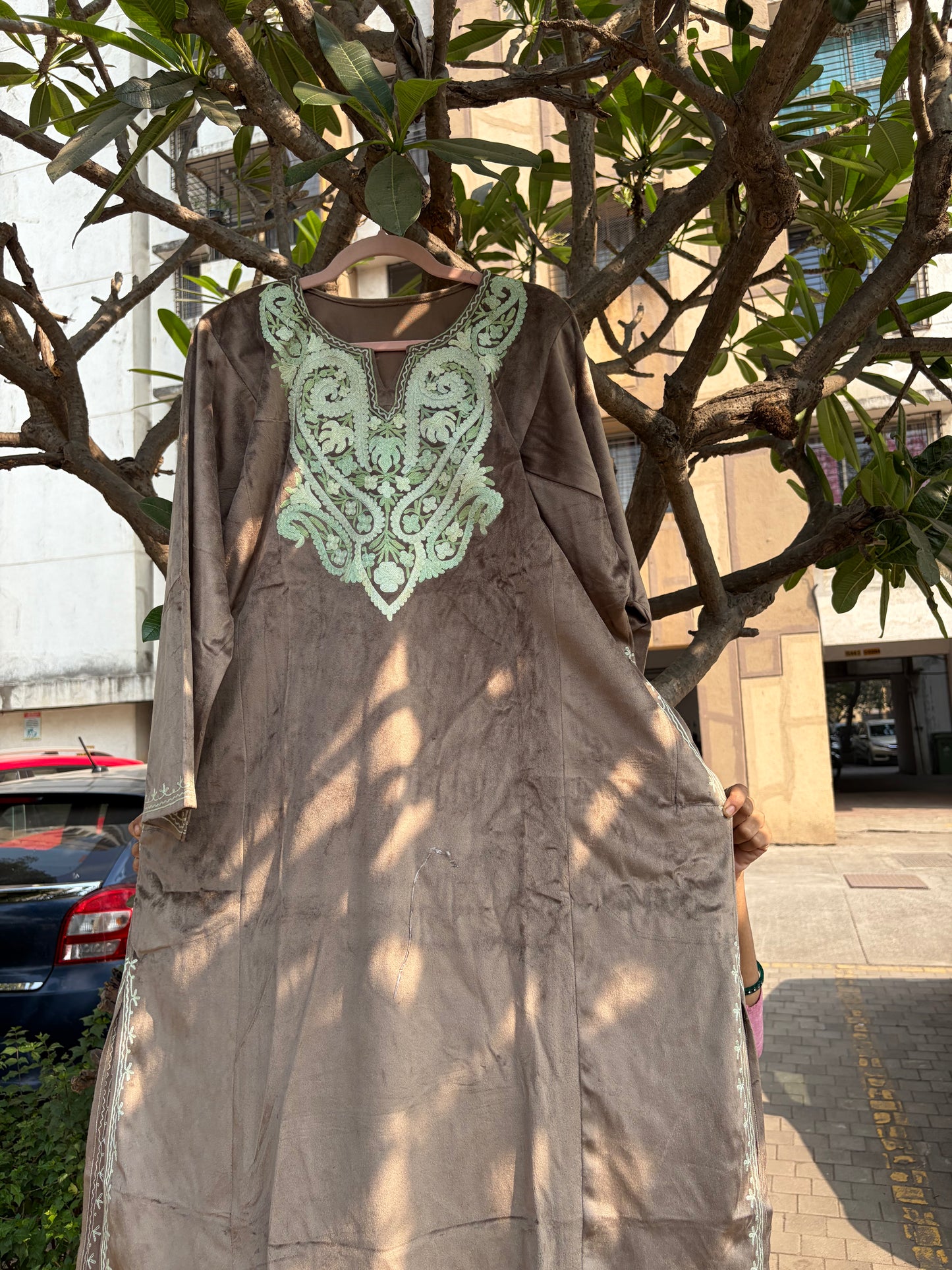 Ruhani velvet pheron