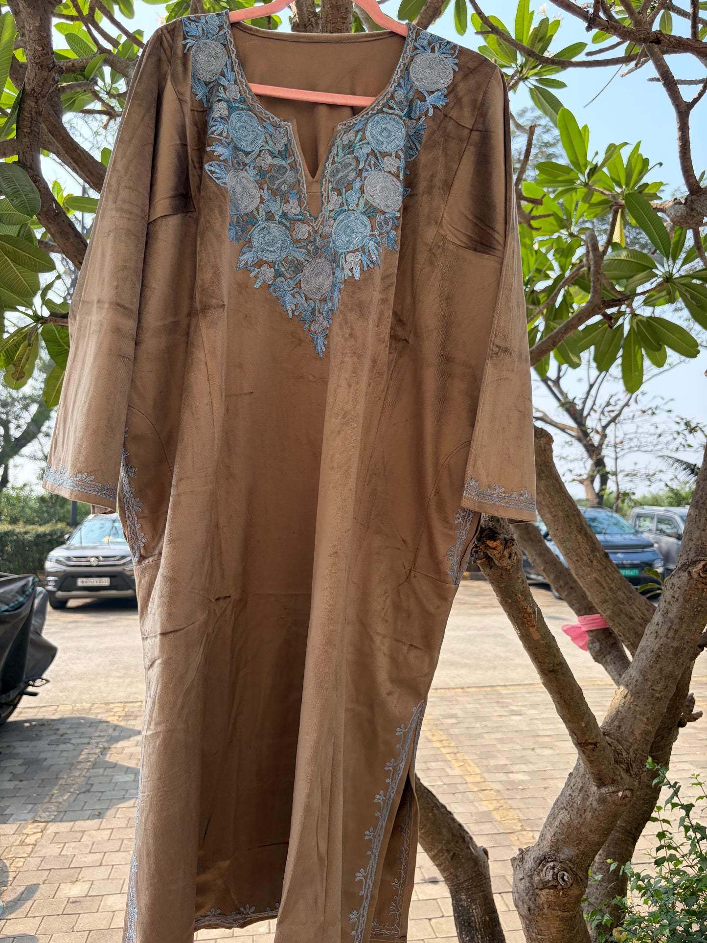 Ruhani velvet pherons