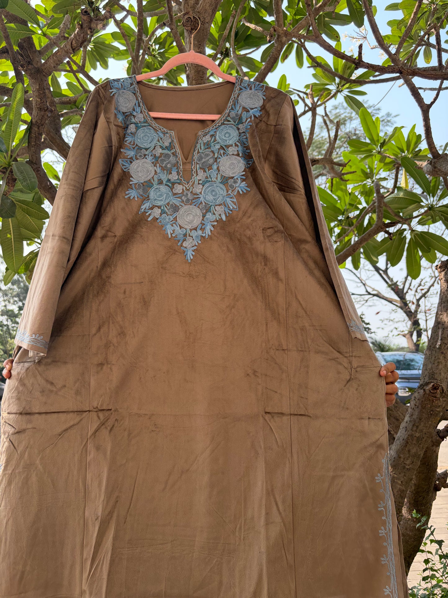 Ruhani velvet pherons