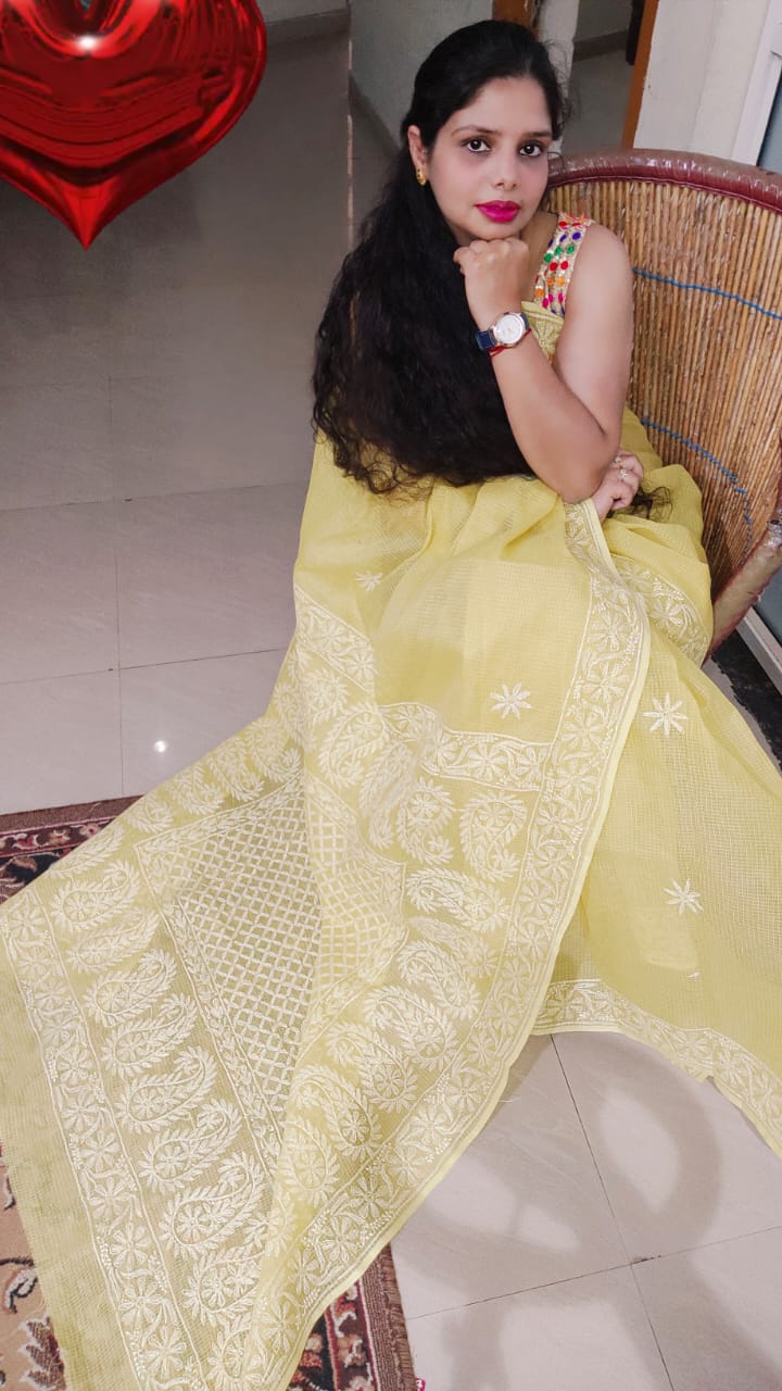 Shop the Latest Off White Net Saree for a Trendy Look – Luxurion World